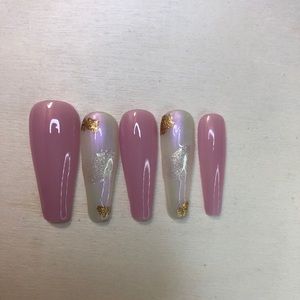 Press on nails